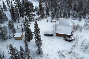 Jefferson Cabin w/ Fire Pit, Near Fishing & Hiking