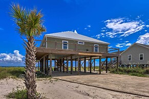 Bayfront Dauphin Island Home w/ Beach Access!