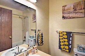 Grand Lake Condo w/ Balcony - 1 Block to Water!