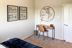 Brand-new Townhome Near Unt/twu & The Square!