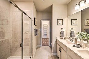 Brand-new Townhome Near Unt/twu & The Square!
