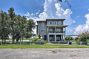 Secluded Seabrook Waterfront Home w/ Patio!