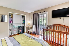 'hidden Paradise' on 5 Acres w/ Hot Tub & Deck!
