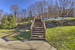 Vernon Township Condo Near Golfing + Skiing!