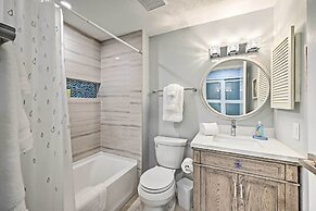 Modern Retreat With Pool Near Vanderbilt Beach!