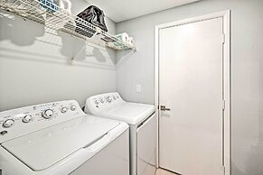 Modern Retreat With Pool Near Vanderbilt Beach!