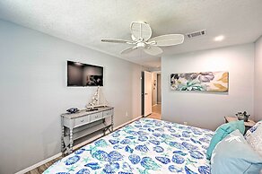 Modern Retreat With Pool Near Vanderbilt Beach!