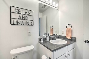 Cozy Branson Retreat w/ Balcony, 2 Mi to 76 Strip