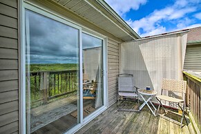 Cozy Branson Retreat w/ Balcony, 2 Mi to 76 Strip