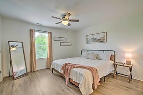 Cozy Branson Retreat w/ Balcony, 2 Mi to 76 Strip