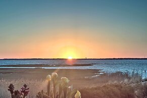 Walk to Shore & Dining: Midtown Ocean City Gem