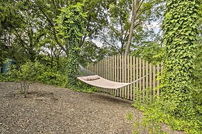 Harpers Ferry Apartment w/ Private Pool & Hot Tub!