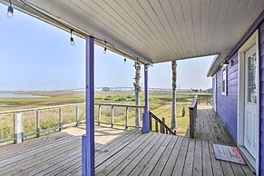 Bright & Breezy Home: 4 Blocks From the Beach!