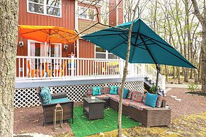 Deck, Fire Pit & Pool Access at Poconos Retreat!