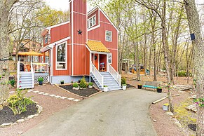 Deck, Fire Pit & Pool Access at Poconos Retreat!