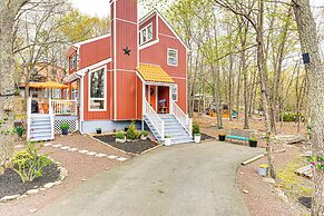 Deck, Fire Pit & Pool Access at Poconos Retreat!