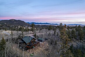 Family-friendly Jefferson Cabin w/ Fire Pit!