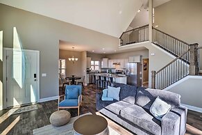 Charming Retreat w/ Mtn Views: Walkable Location!