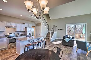 Charming Retreat w/ Mtn Views: Walkable Location!