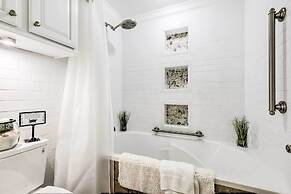 Resort-style Dauphin Island Penthouse Luxury Condo