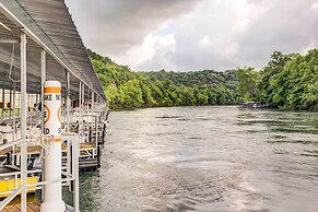 Charming Condo w/ Balcony, Near Branson Strip