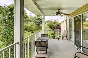 Charming Condo w/ Balcony, Near Branson Strip