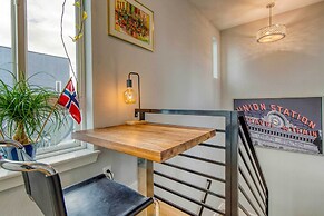 Walk to Empower Field: Townhome w/ Hot Tub!