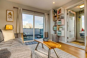 Walk to Empower Field: Townhome w/ Hot Tub!