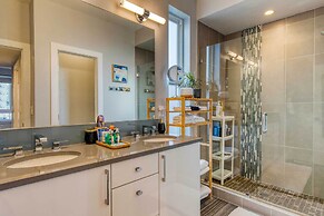 Walk to Empower Field: Townhome w/ Hot Tub!