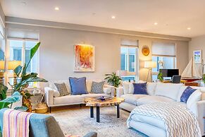 Walk to Empower Field: Townhome w/ Hot Tub!