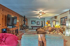 Spacious Alto House on 8 Private Acres w/ Hot Tub!