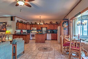 Spacious Alto House on 8 Private Acres w/ Hot Tub!
