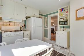 2 Mi to Washington Park: Convenient Denver Home!