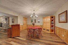 Lakefront Home w/ Fishing Dock & Fire Table!