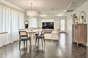 Denver Retreat w/ Yard ~ 4 Mi to Downtown!