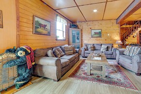 Lakefront Gem: Hot Tub & Game Room in Hancock