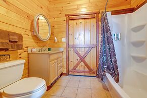 Lakefront Gem: Hot Tub & Game Room in Hancock