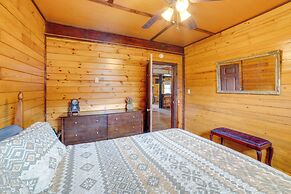 Lakefront Gem: Hot Tub & Game Room in Hancock