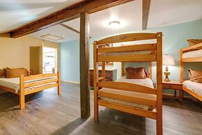 Lakefront Gem: Hot Tub & Game Room in Hancock