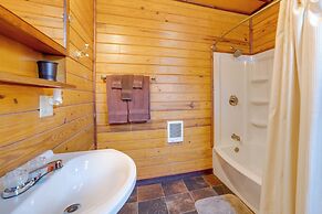 Lakefront Gem: Hot Tub & Game Room in Hancock