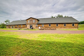 Lakefront Gem: Hot Tub & Game Room in Hancock