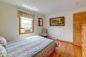 Lakefront Gem: Hot Tub & Game Room in Hancock