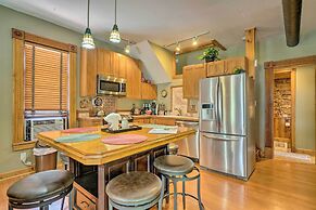 Historic Manitou Springs Victorian: Walk Downtown!