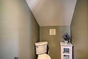 Historic Manitou Springs Victorian: Walk Downtown!