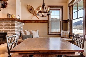 Dog-friendly Cabin in the Heart of Grand Lake!