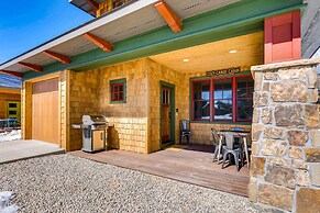 Dog-friendly Cabin in the Heart of Grand Lake!