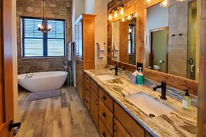 Luxury Ski-in/out Getaway w/ Hot Tub & Views!