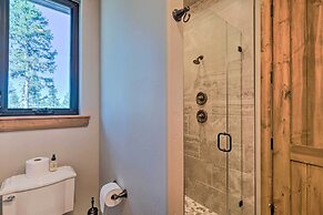 Luxury Ski-in/out Getaway w/ Hot Tub & Views!