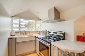 Victorian Carpinteria Apartment < 1 Mi to Beach!