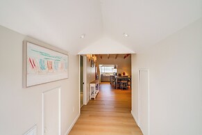 Victorian Carpinteria Apartment < 1 Mi to Beach!